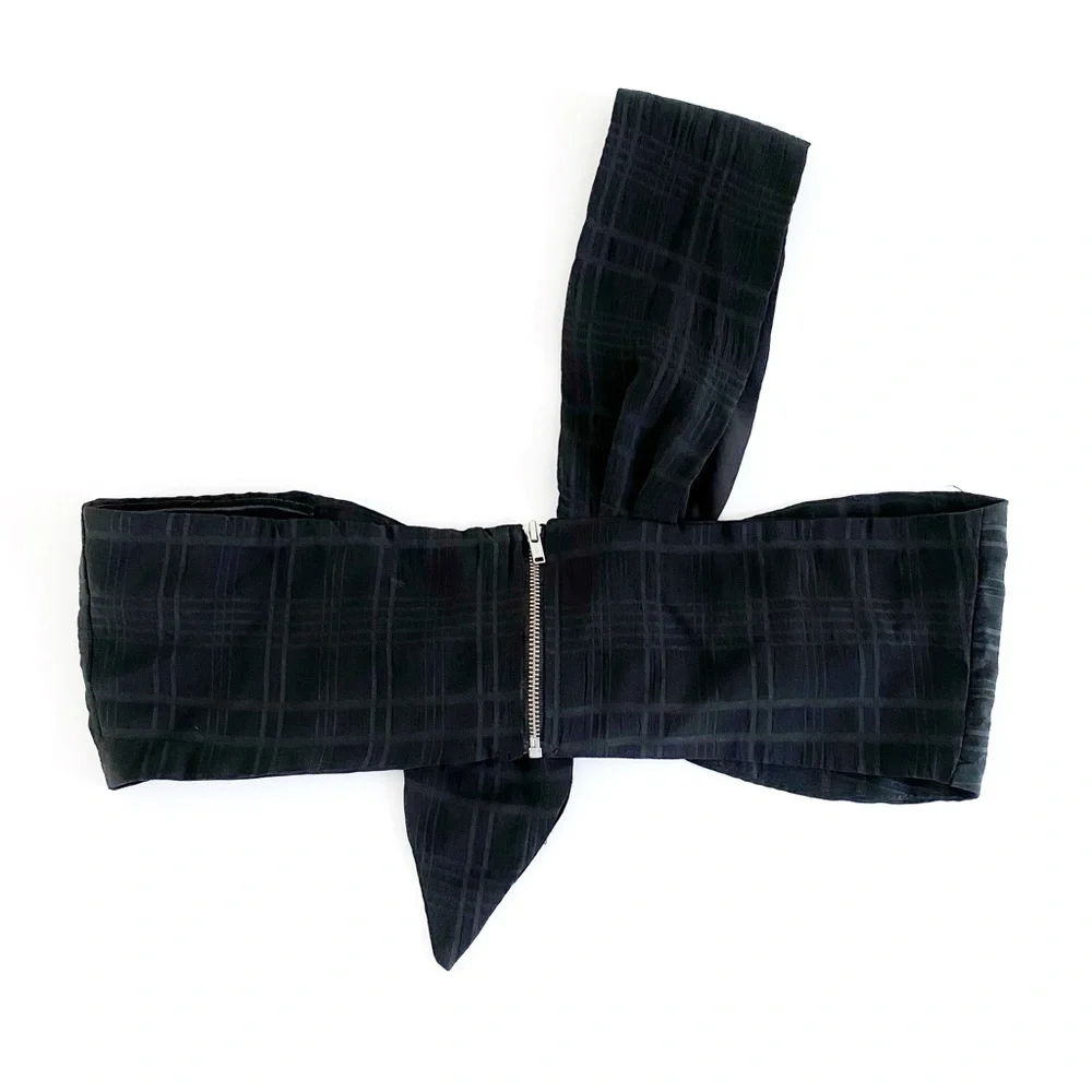 SEVEN WONDERS BLACK MARBELLA SINGLE STRAP FRONT KNOT CROP TOP - Picture 3 of 9